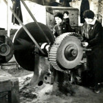 Reparto Meccanica. 1915-1916 (ASTo, Sezioni Riunite, Società Nazionale delle Officine di Savigliano, Foto) Reparto Meccanica. 1915-1916 (ASTo, Sezioni Riunite, Società Nazionale delle Officine di Savigliano, Foto)